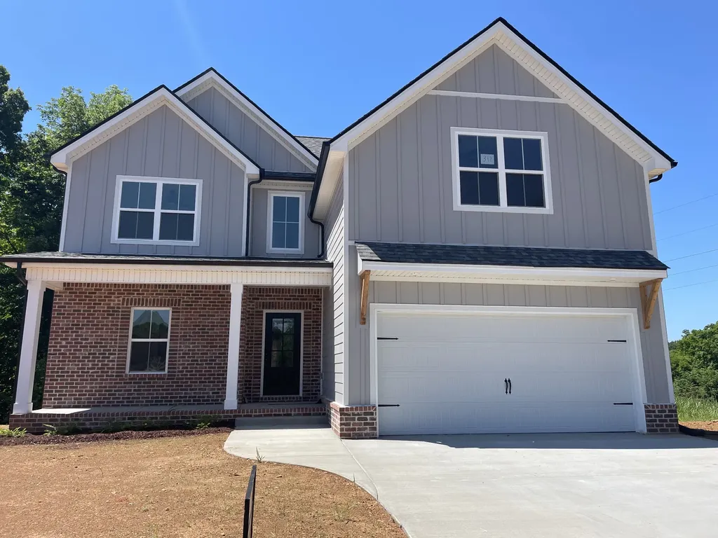 562 Pongracz Way Clarksville TN 37042