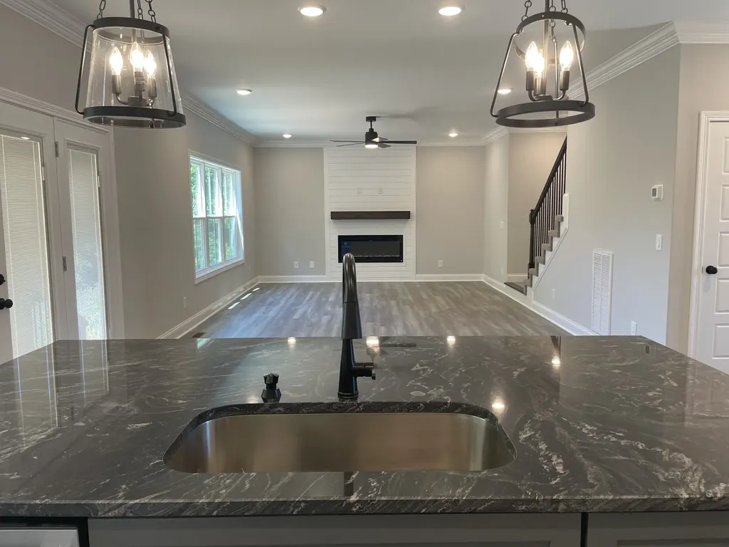 562 Pongracz Way Clarksville TN 37042