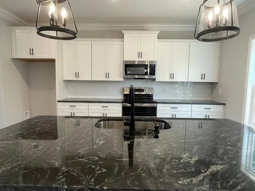 562 Pongracz Way Clarksville TN 37042