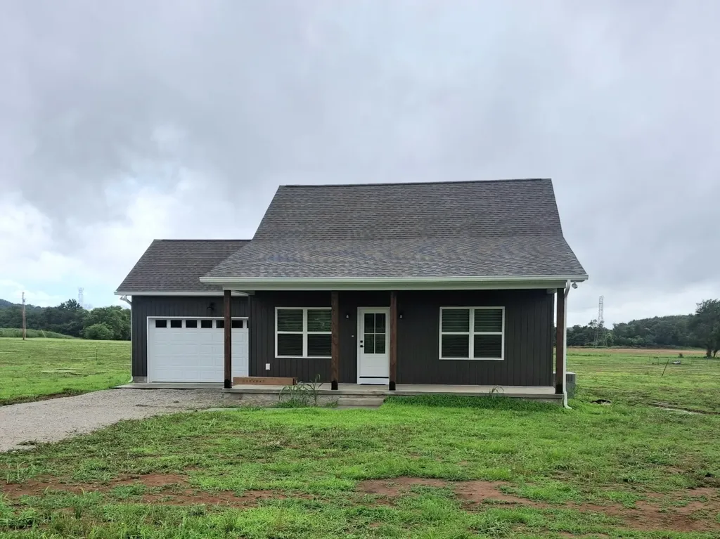 3653 Greenhaw Road Decherd TN 37324