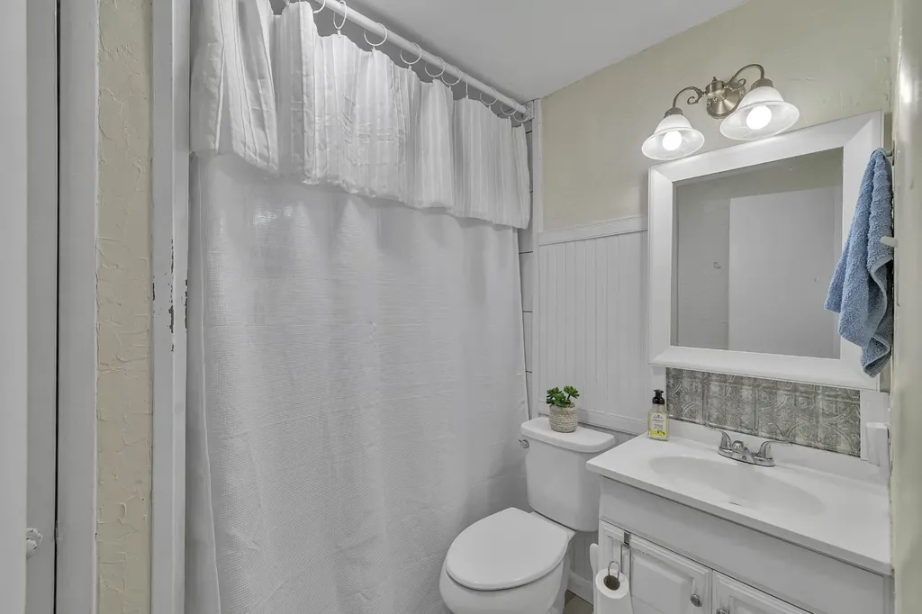222 S Oakwood Avenue Clinton TN 37716