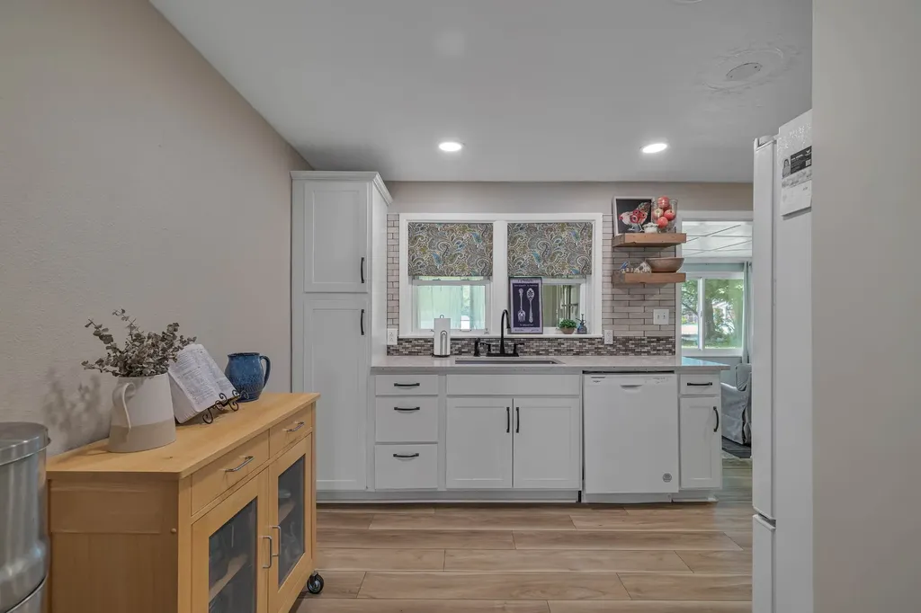 222 S Oakwood Avenue Clinton TN 37716