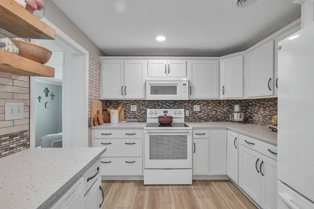 222 S Oakwood Avenue Clinton TN 37716