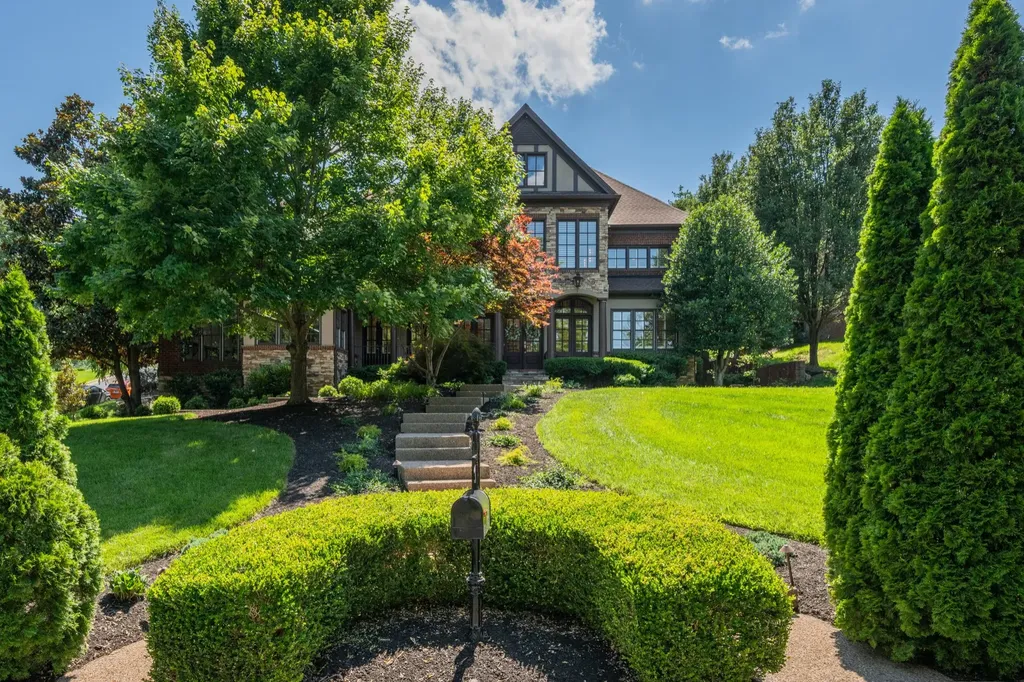 22 Missionary Drive Brentwood TN 37027