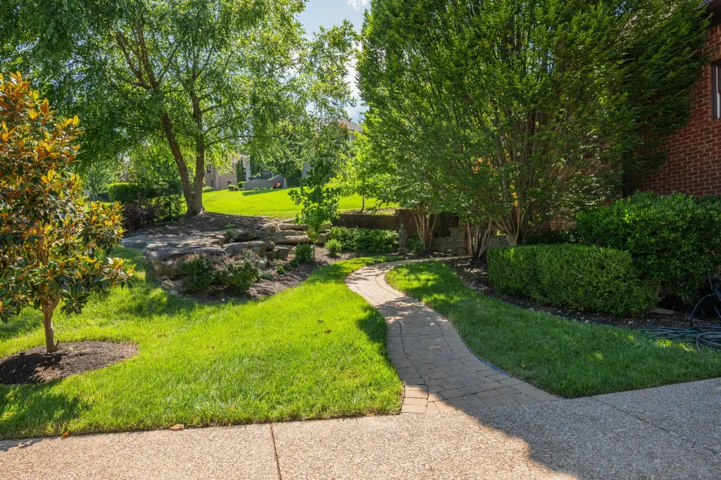 22 Missionary Drive Brentwood TN 37027