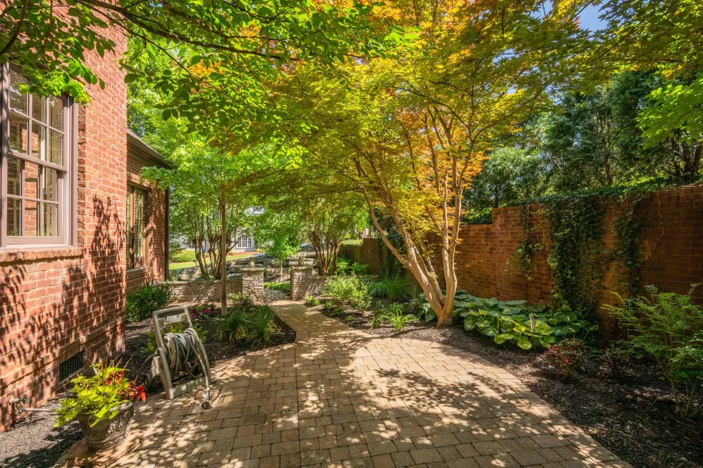 22 Missionary Drive Brentwood TN 37027