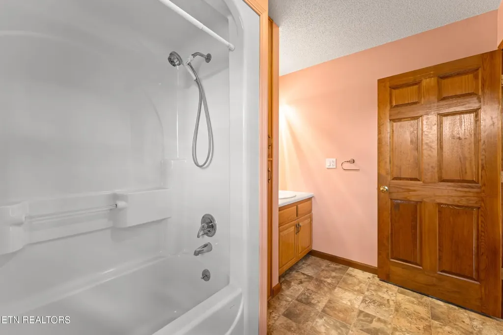 109 Overlook Drive Loudon TN 37774