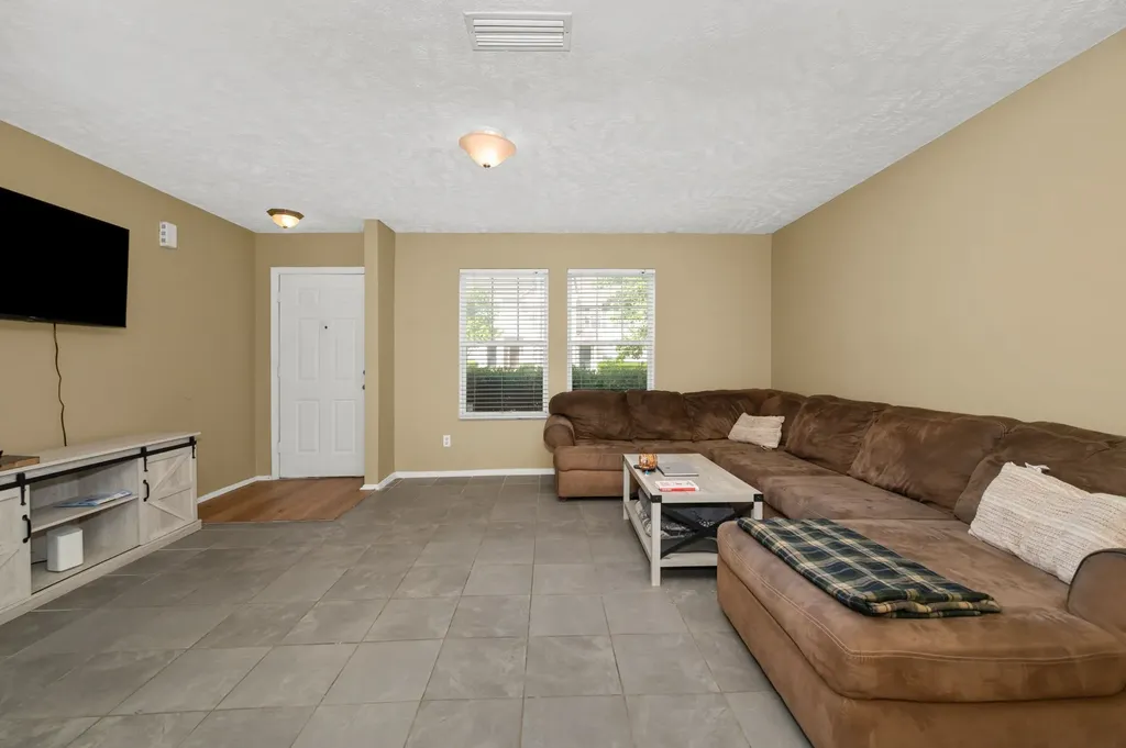 5828 Monroe Crossing Antioch TN 37013