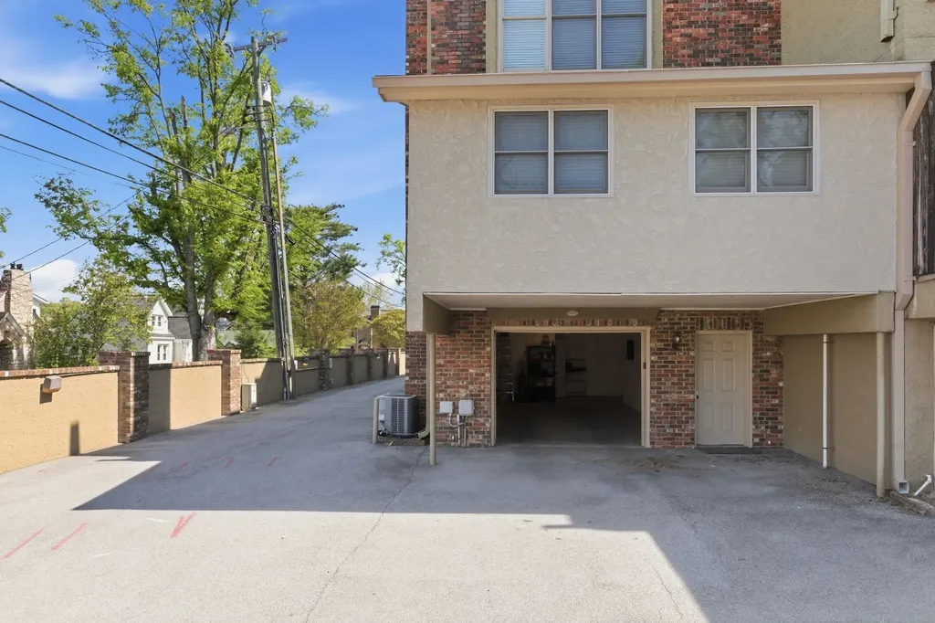 2836 Woodlawn Drive Nashville TN 37215