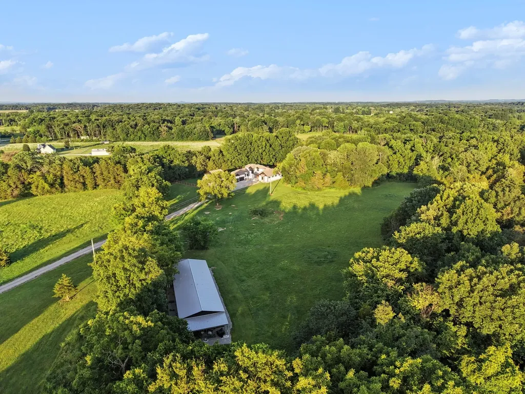 2267 Hunter Road Lewisburg TN 37091