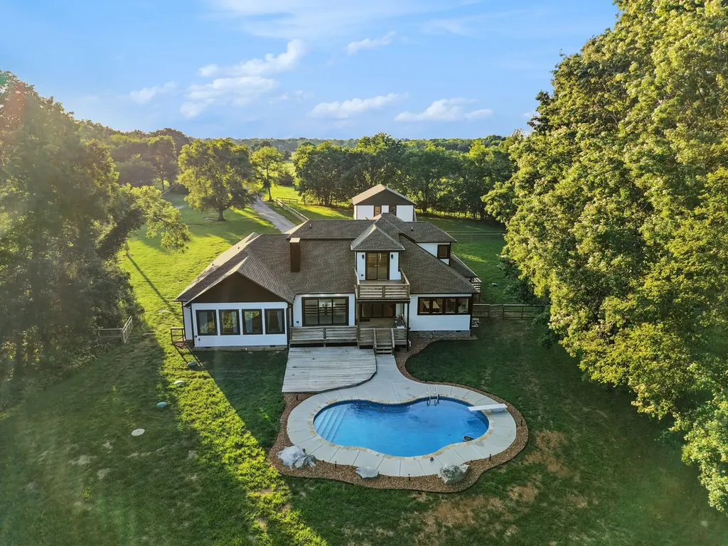 2267 Hunter Road Lewisburg TN 37091