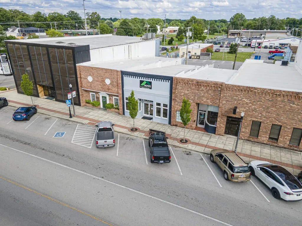 109 W Lincoln Street Tullahoma TN 37388