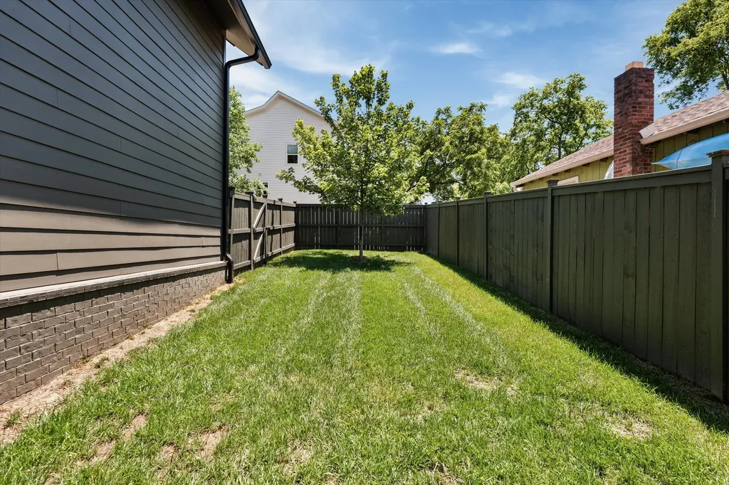 122 38th Ave, N Nashville TN 37209