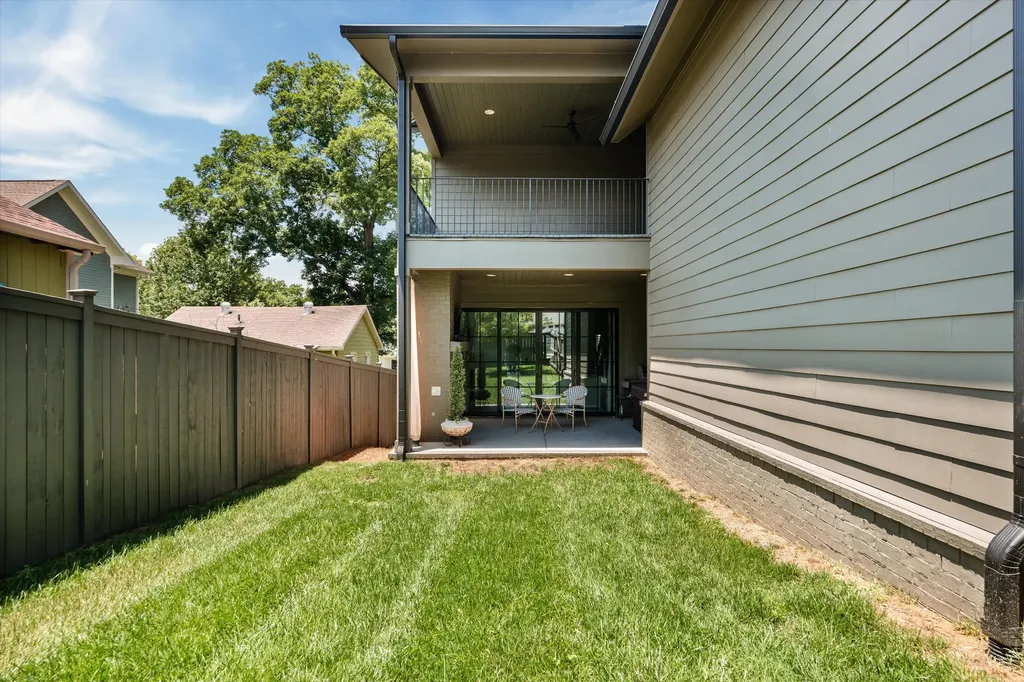 122 38th Ave, N Nashville TN 37209