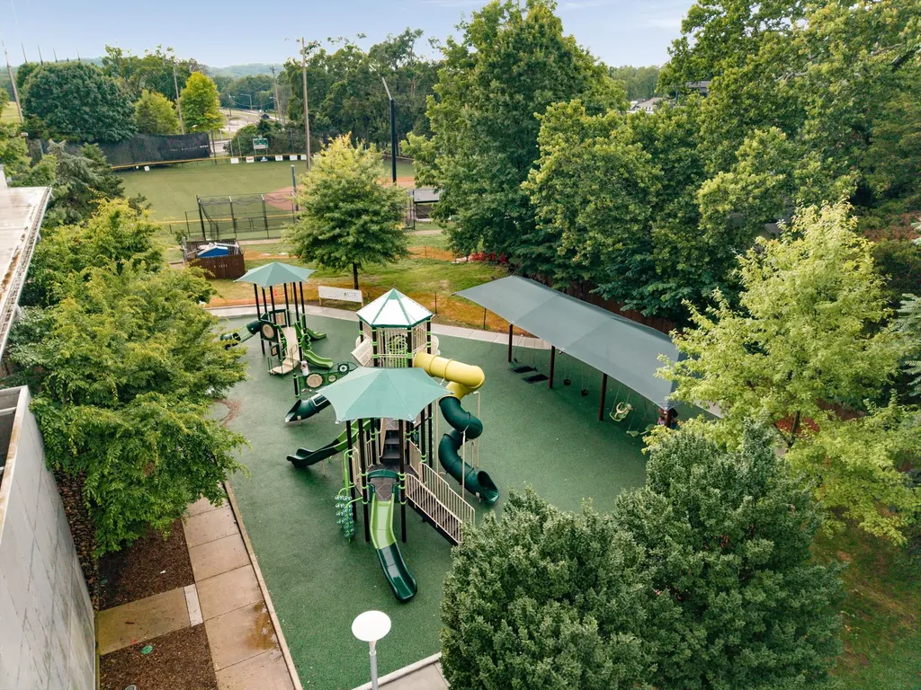 122 38th Ave, N Nashville TN 37209