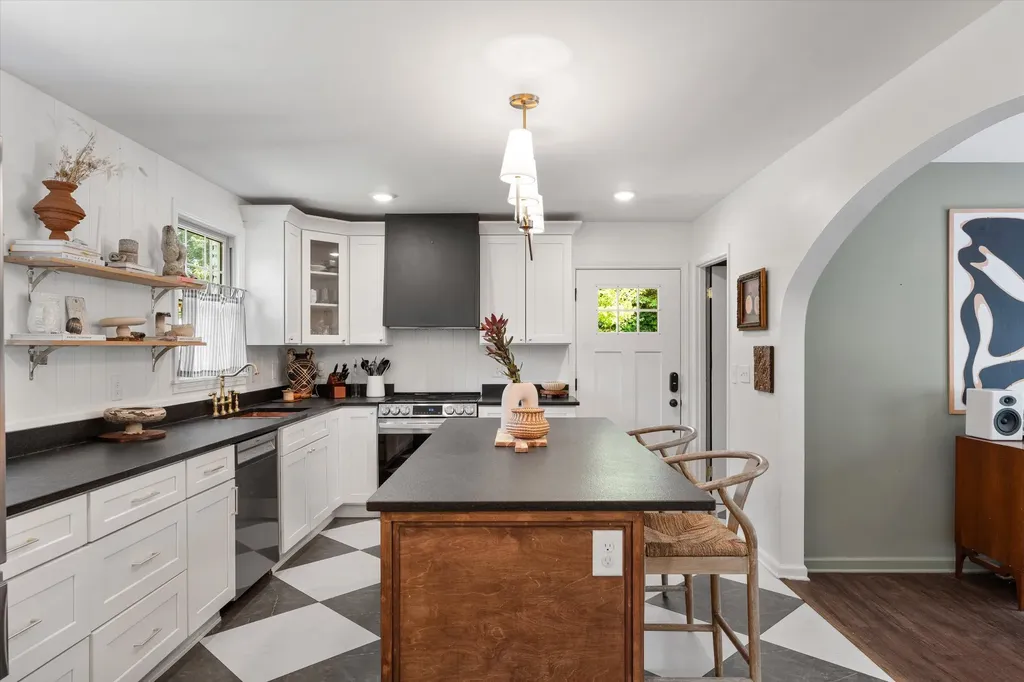 4830 Briarwood Drive Nashville TN 37211