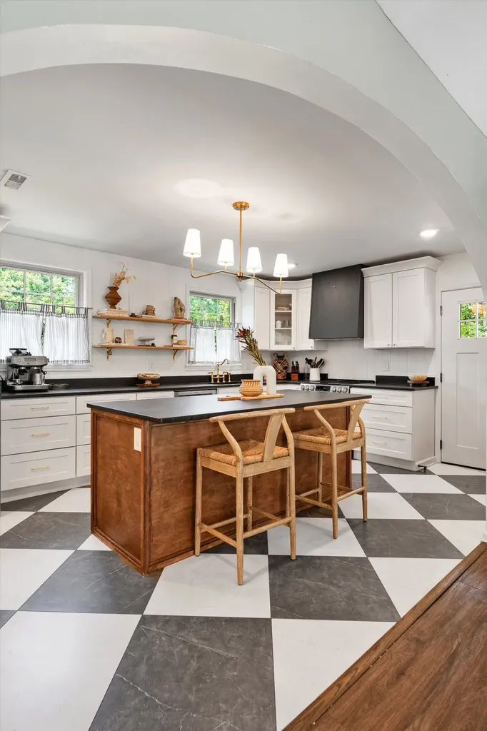 4830 Briarwood Drive Nashville TN 37211