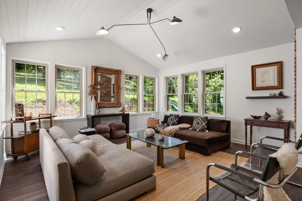 4830 Briarwood Drive Nashville TN 37211