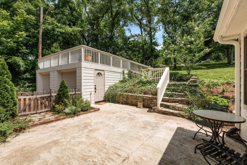 4830 Briarwood Drive Nashville TN 37211