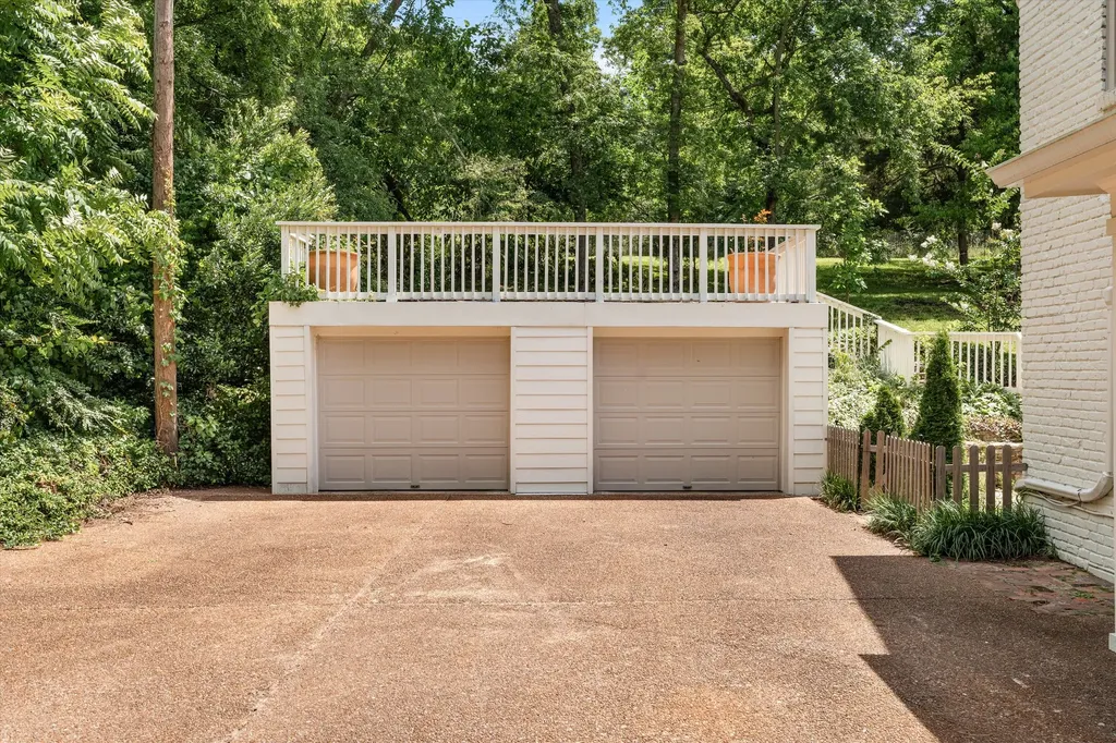 4830 Briarwood Drive Nashville TN 37211