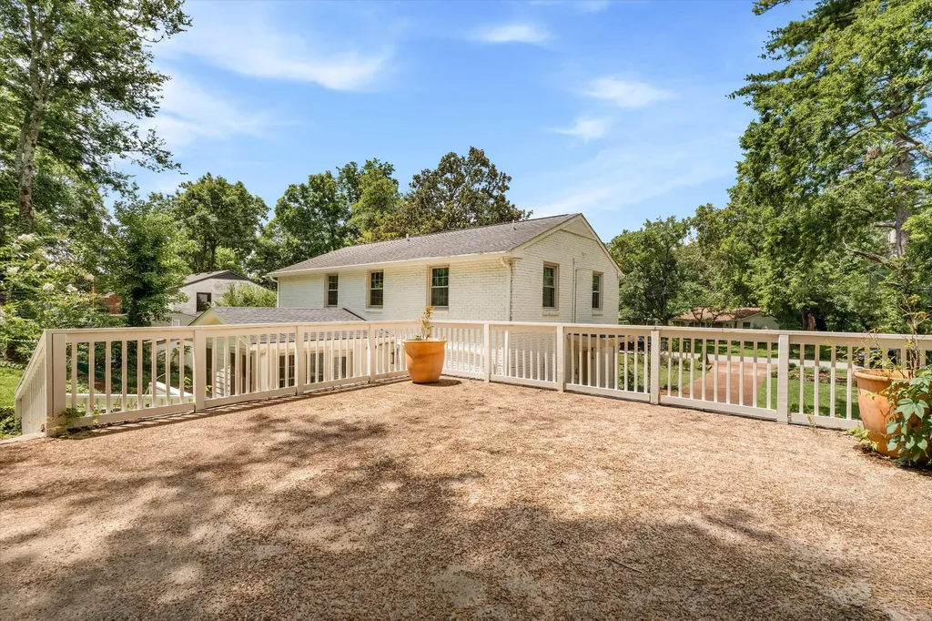 4830 Briarwood Drive Nashville TN 37211