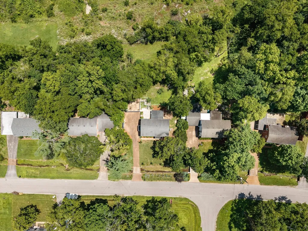 4830 Briarwood Drive Nashville TN 37211