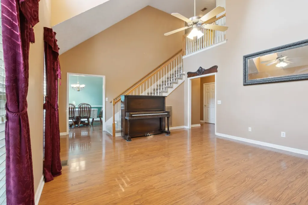 8018 Burntwood Drive La Vergne TN 37086