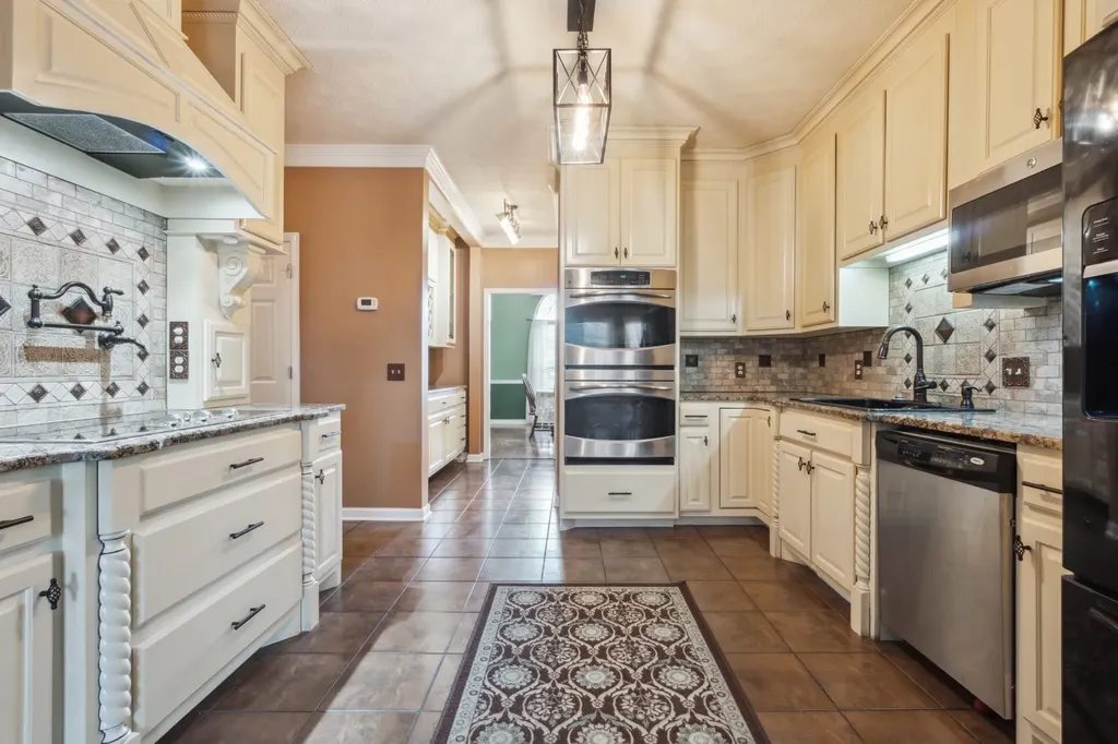 8018 Burntwood Drive La Vergne TN 37086