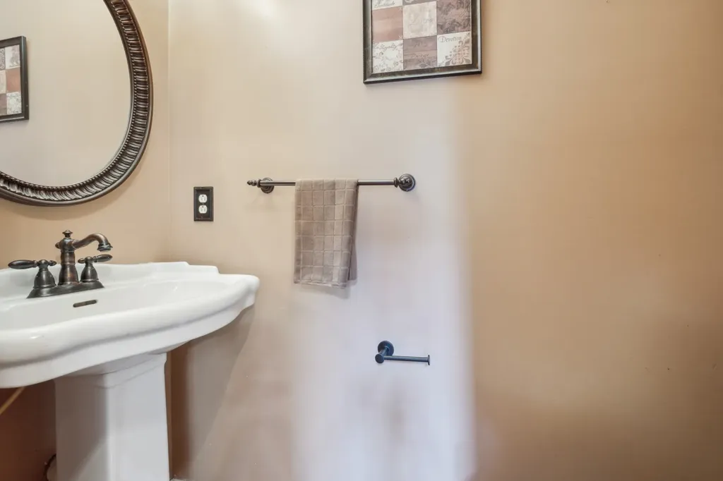 8018 Burntwood Drive La Vergne TN 37086