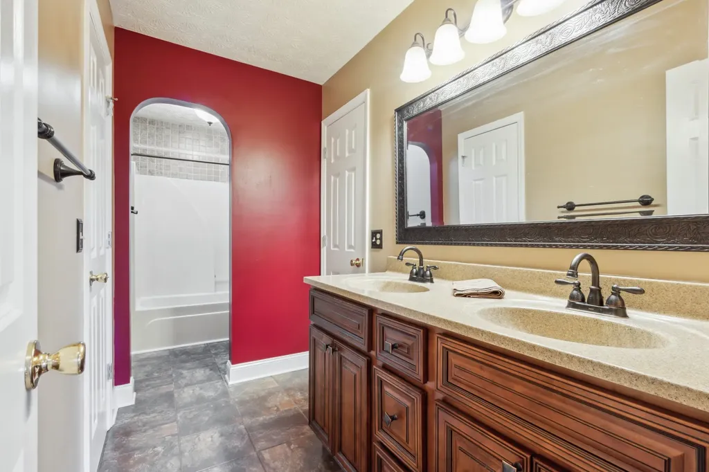 8018 Burntwood Drive La Vergne TN 37086