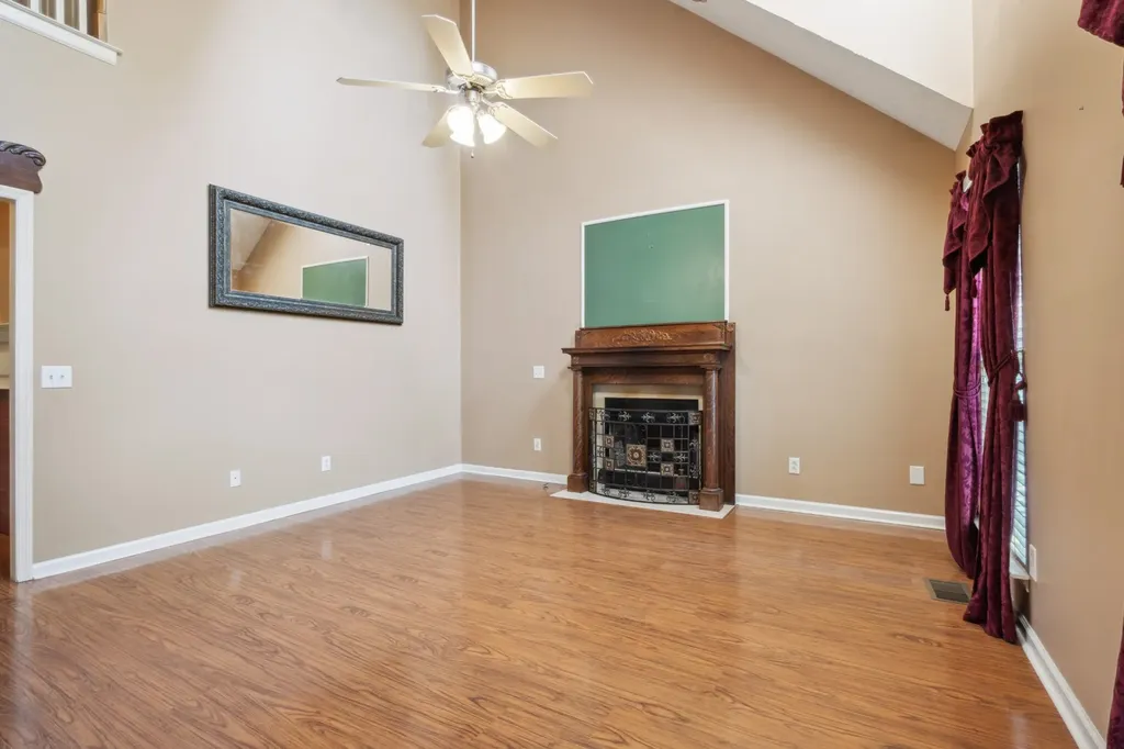 8018 Burntwood Drive La Vergne TN 37086
