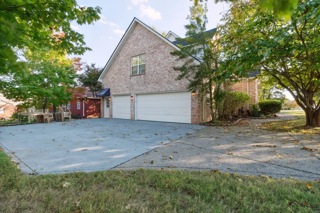 8018 Burntwood Drive La Vergne TN 37086