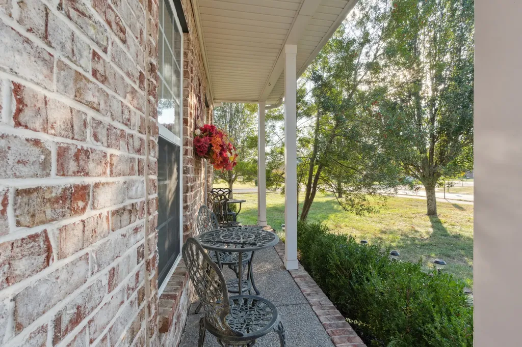 8018 Burntwood Drive La Vergne TN 37086