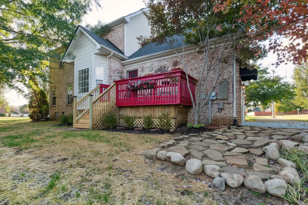 8018 Burntwood Drive La Vergne TN 37086