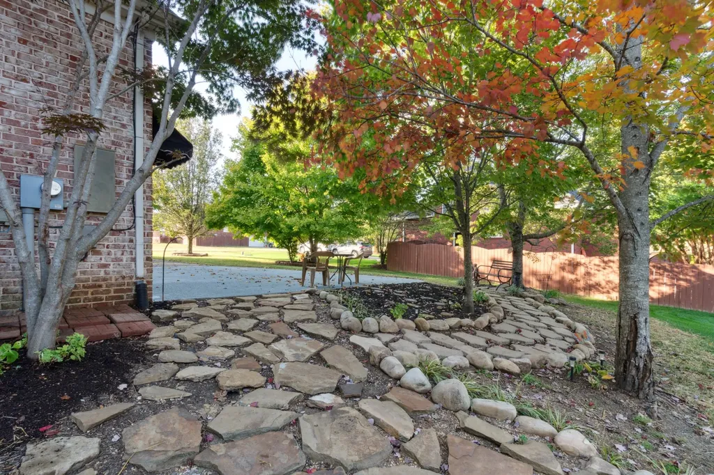 8018 Burntwood Drive La Vergne TN 37086