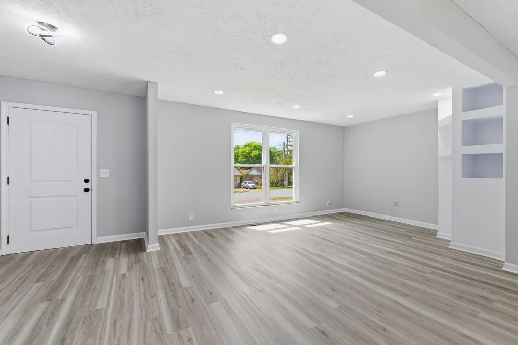 361 Clearlake Dr, W Nashville TN 37217