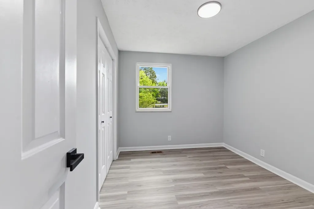 361 Clearlake Dr, W Nashville TN 37217