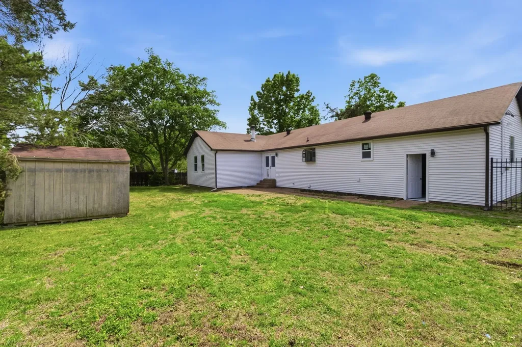 361 Clearlake Dr, W Nashville TN 37217