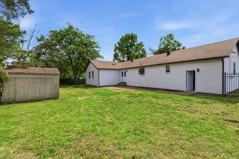 361 Clearlake Dr, W Nashville TN 37217