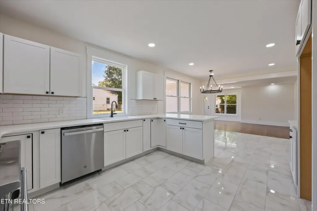 3352 Bellevue Street Knoxville TN 37917
