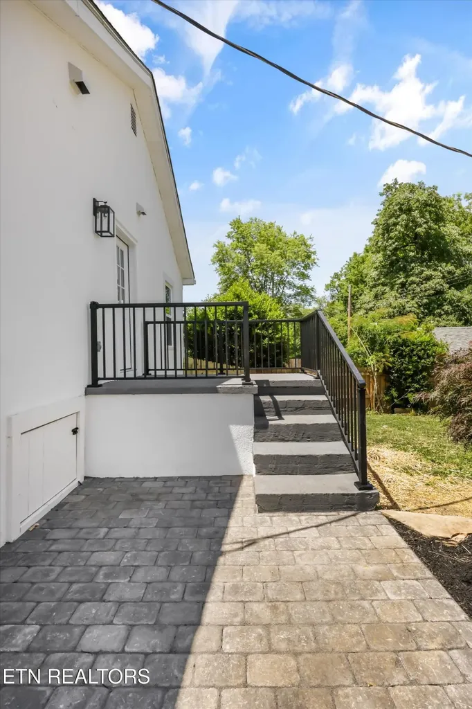 3352 Bellevue Street Knoxville TN 37917