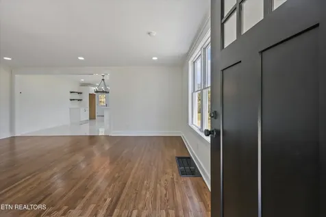 3352 Bellevue Street Knoxville TN 37917