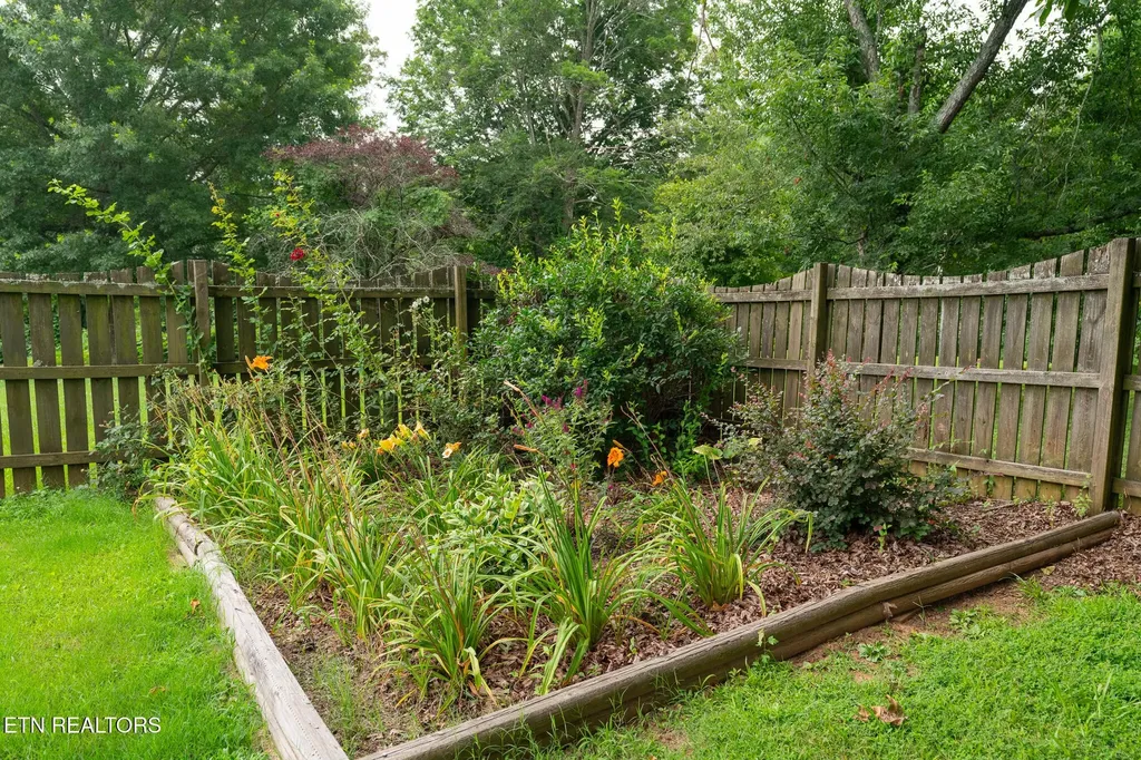 3560 Hirst Circle Lenoir City TN 37772