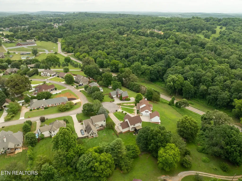 3560 Hirst Circle Lenoir City TN 37772