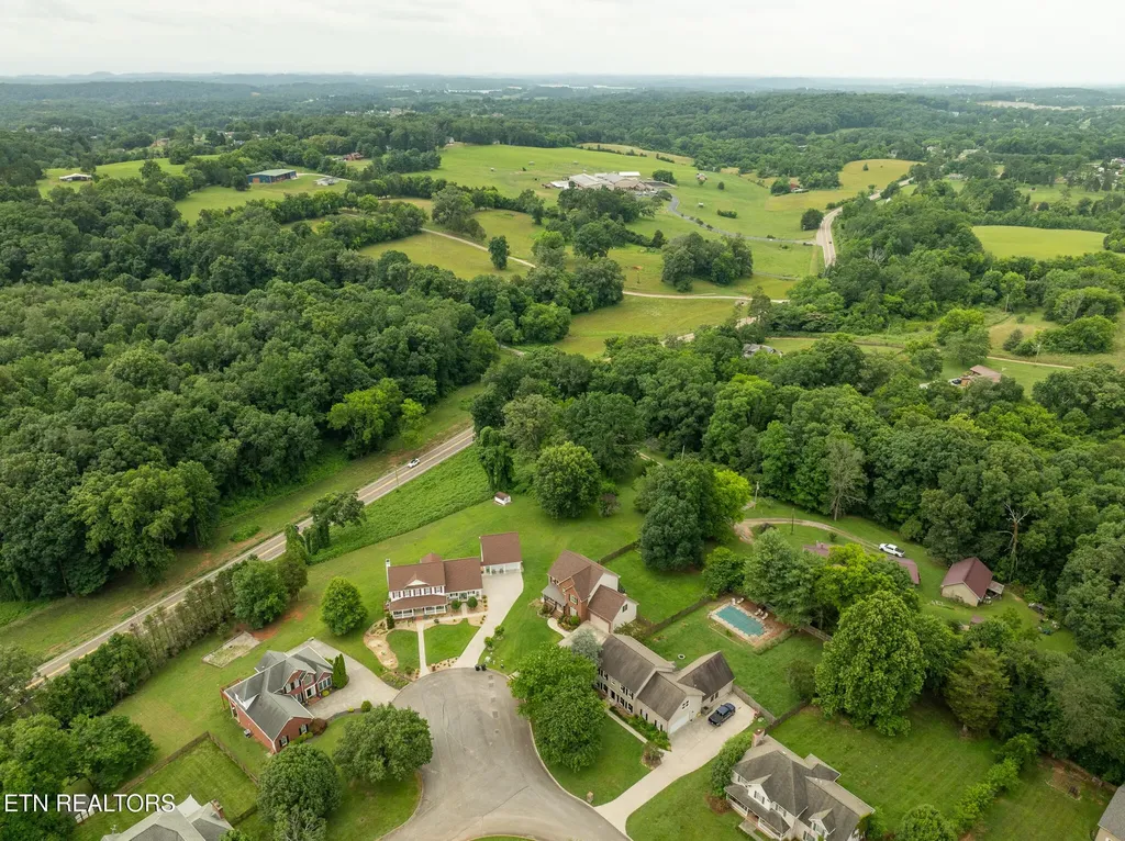 3560 Hirst Circle Lenoir City TN 37772