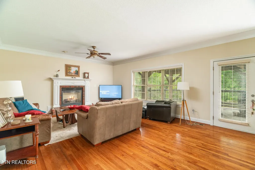 3560 Hirst Circle Lenoir City TN 37772