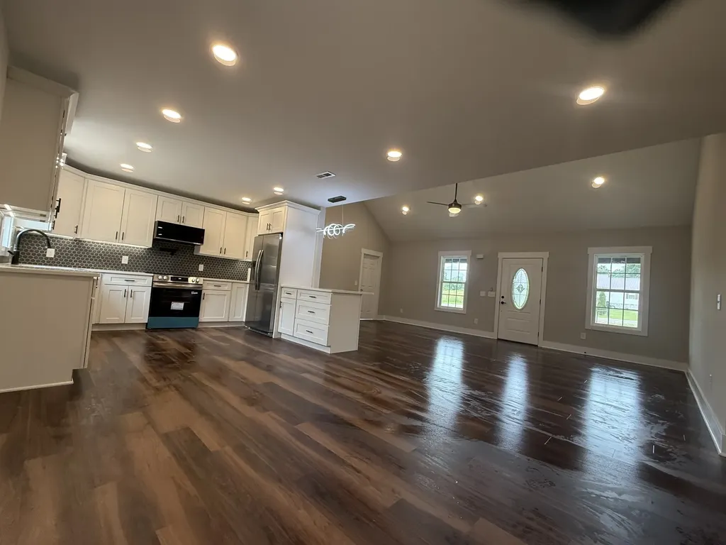 502 Hennessee Avenue Morrison TN 37357