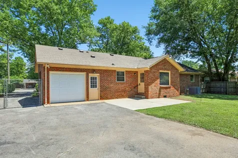 1419 Avon Road Murfreesboro TN 37129
