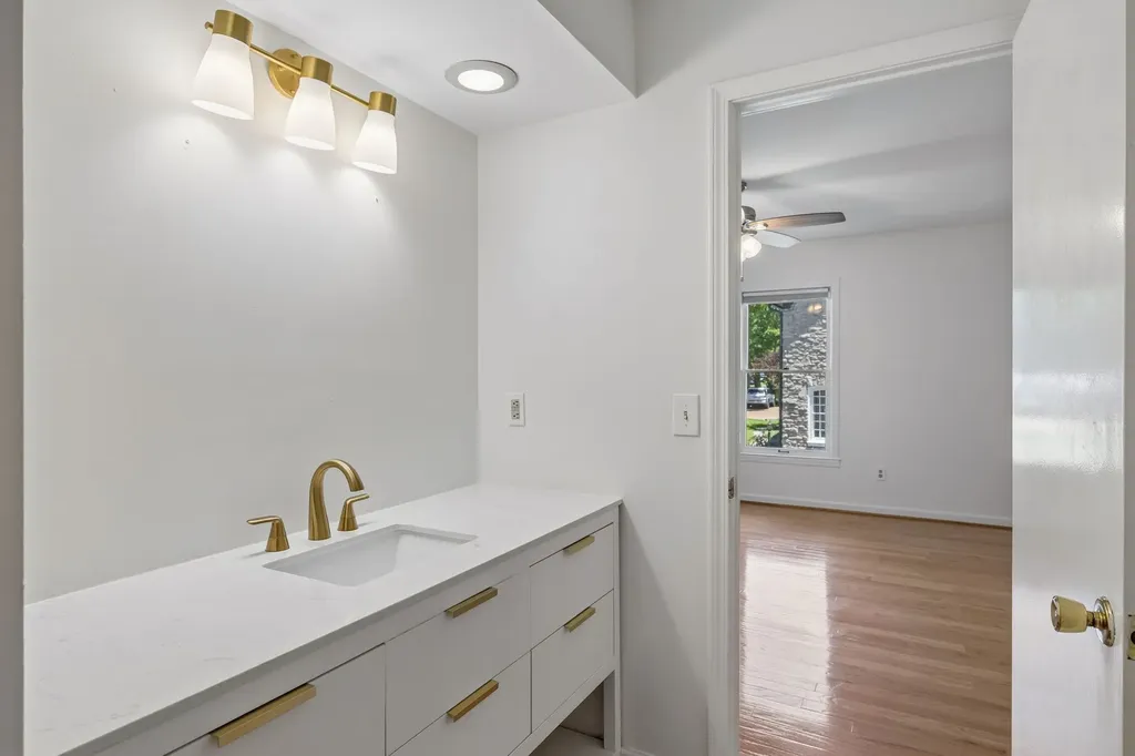 1939 Capers Avenue Nashville TN 37212