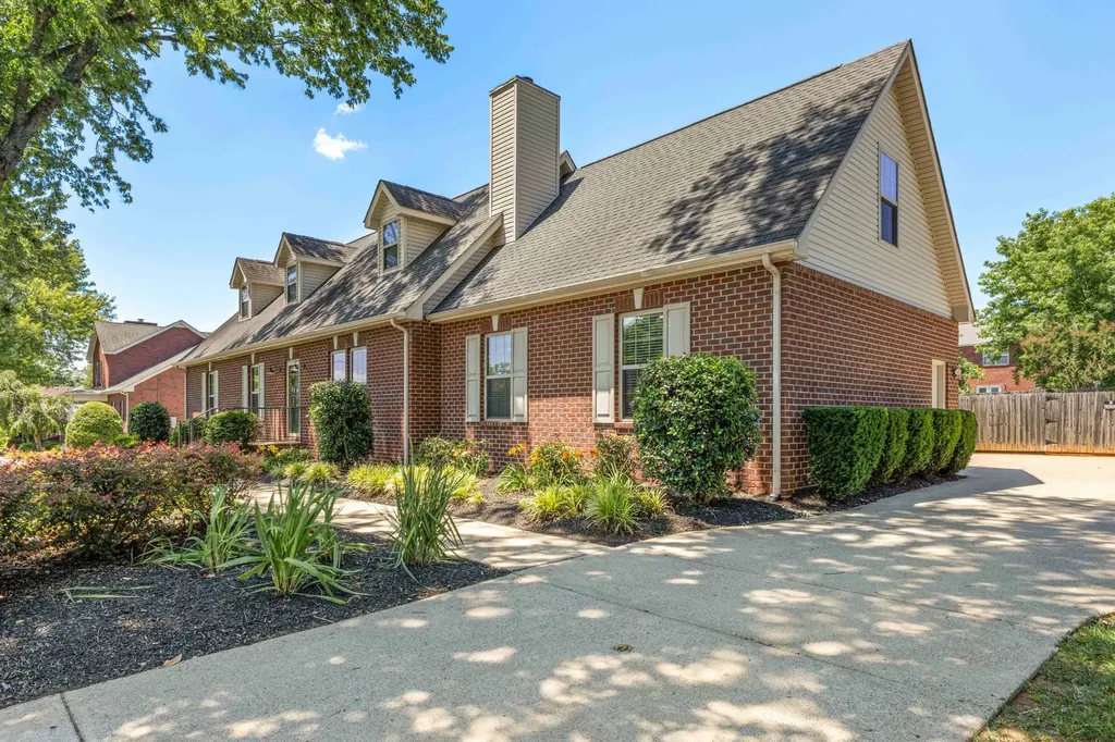 1318 Tomahawk Trace Murfreesboro TN 37129
